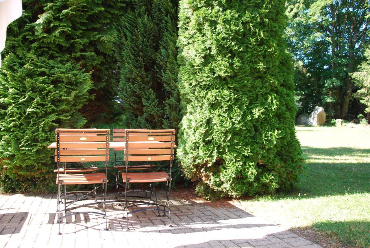 Landgasthof Zum Dorfkrug Hotel Haeusern Exterior photo